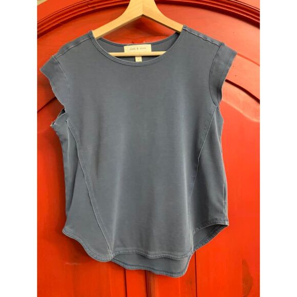 Cloth & Stone Size Small Anthropologie Raw Edge Denim Blue Cap Sleeve Shirt EUC - Picture 1 of 4